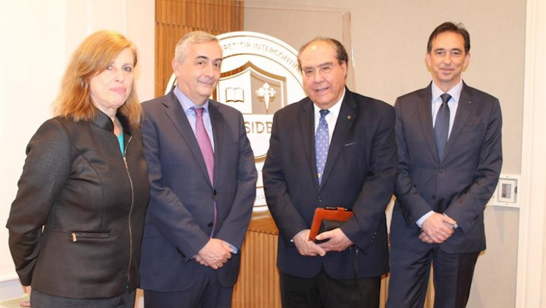 ep carlos ocana perez de tudela segundo por la izquierda en su charla del foro ieside