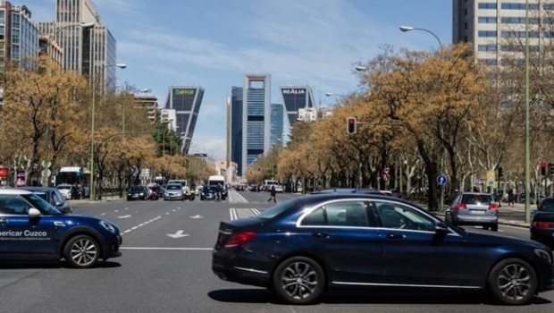 ep coches transito castellana trafico contaminacion madrid torres edificios