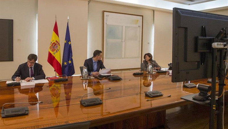ep d-i el ministro de sanidad salvador illa el presidente del gobierno pedro sanchez se reunen por