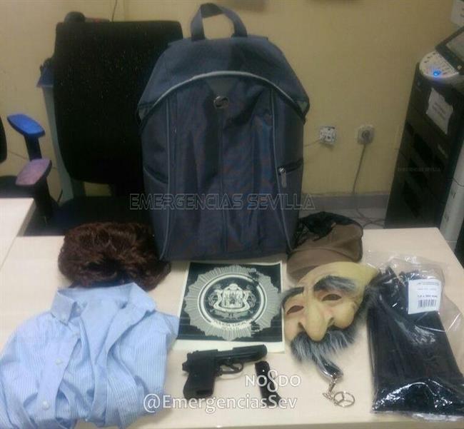 Efectos intervenidos al detenido. | AYUNTAMIENTO. ep efectos intervenidosdetenido
