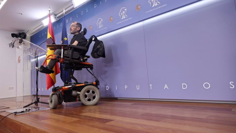 ep el portavoz de unidas podemos en el congreso pablo echenique ofrece una rueda de prensa previa a ep el portavoz de unidas podemos en el congreso pablo echenique ofrece una rueda de prensa previa a
