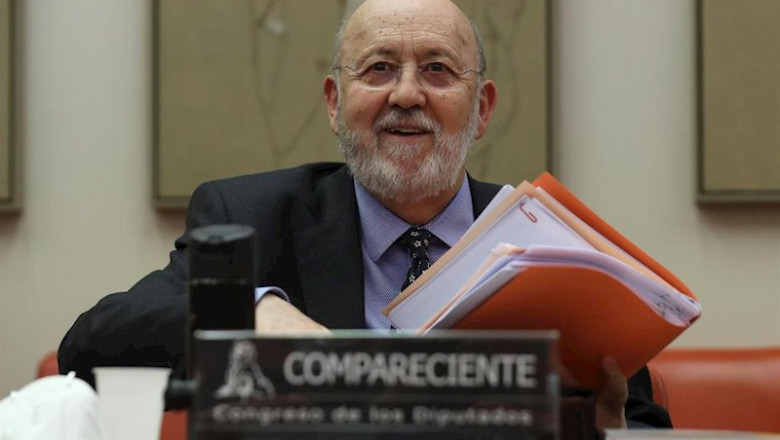 El presidente del Centro de Investigaciones Sociológicas, José Felix Tezános, comparece en la Comisión Constitucional del Congreso. | Pool ep el presidente del centro de investigaciones sociologicas jose felix tezanos comparece en la