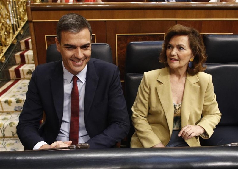 https://img2.s3wfg.com/web/img/images_uploaded/3/3/ep_el_presidente_y_la_vicepresidenta_del_gobierno_en_funciones_pedro_sanchez_y_carmen_calvo_sentados.jpg