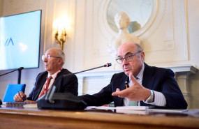 ep el vicepresidente bce luis de guindos d interviene durante la inauguracion del curso de verano de