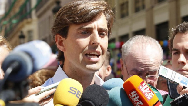 ep el vicesecretario de comunicacion del pp pablo montesinos atienden a los medios de comunicacion