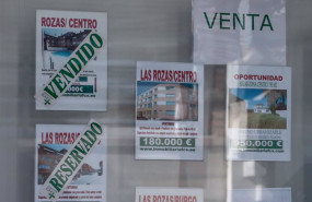 ep escaparate de anuncios de viviendas a 4 de agosto de 2023 en madrid espana ep escaparate de anuncios de viviendas a 4 de agosto de 2023 en madrid espana