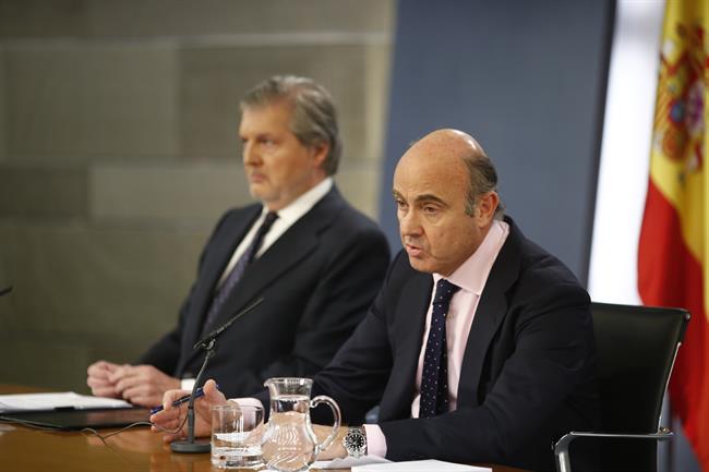 Iñigo Méndez de Vigo y Luis de Guindos en la rueda de prensa | EUROPA PRESS ep inigo mendezvigoluisguindosla ruedaprensa