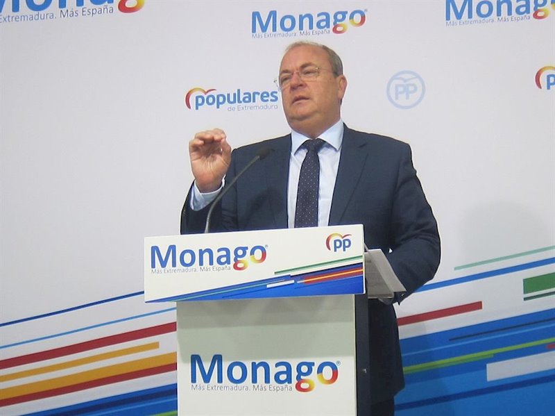 ep jose antonio monago en una rueda de prensa en la sede del pp en merida