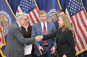ep la nueva vicepresidenta del area de supervision de la fed michelle bowman durante la toma de