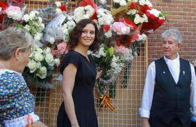 ep la presidentala comunidadmadrid isabel diaz ayuso c participala ofrenda floralcuadrola virgenla palomala capital