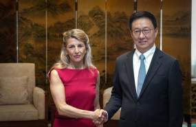 ep la vicepresidenta segunda y ministra de trabajo yolanda diaz con el vicepresidente de china han