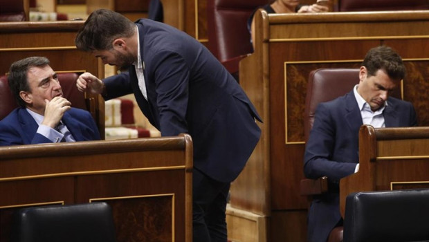 ep portavozerccongresolos diputados gabriel rufian c habladel pnv aitor esteban i mientras presienteciudadanos albert rivera d consultamovil