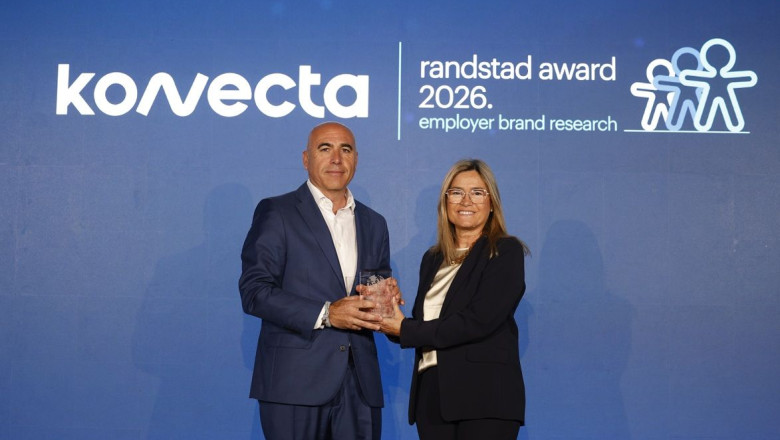 jaime castel director de recursos humanos de konecta iberia y cristina mallol directora general de randstad professional y randstad digital