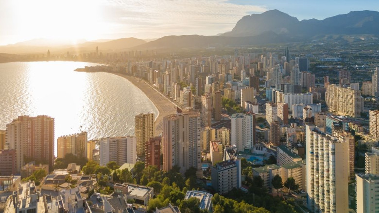 shutterstock 2539906021