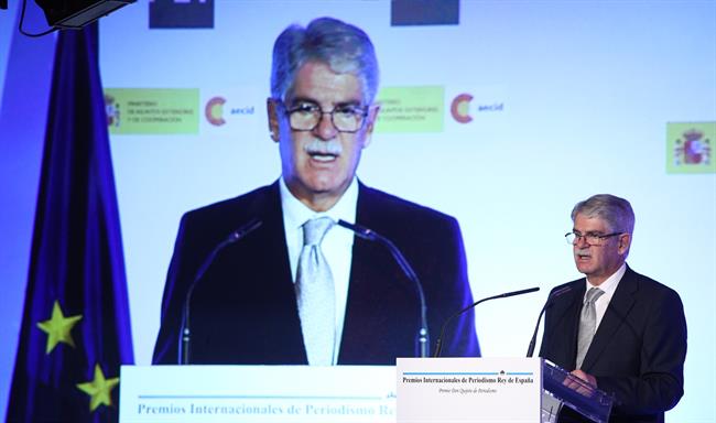 ep alfonso dastis intervienela entregaunos premiosperiodismo