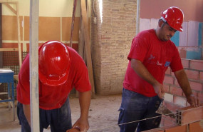 ep archivo   albaniles trabajando