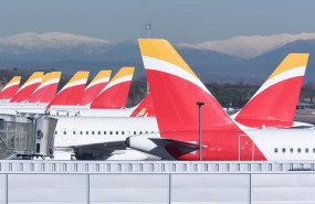 ep archivo   aviones aparcados en las pistas durante el ultimo dia de la huelga del servicio de