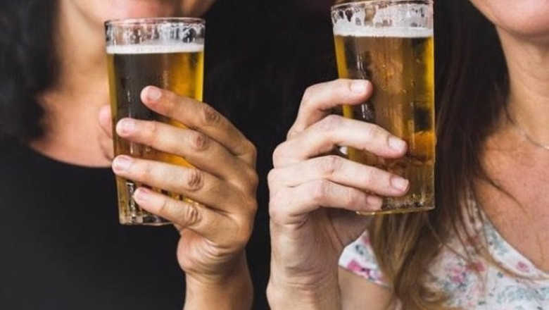 ep archivo chicas consumiendo cerveza ep archivo chicas consumiendo cerveza