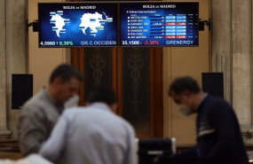 ep archivo dos paneles con valores del ibex 35 en el palacio de la bolsa a 4 de febrero de 2022 en ep archivo dos paneles con valores del ibex 35 en el palacio de la bolsa a 4 de febrero de 2022 en