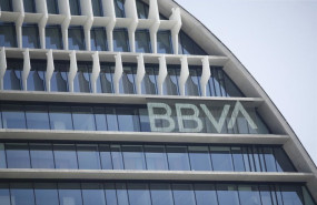 ep archivo   logo de bbva en la vela sede el banco en madrid