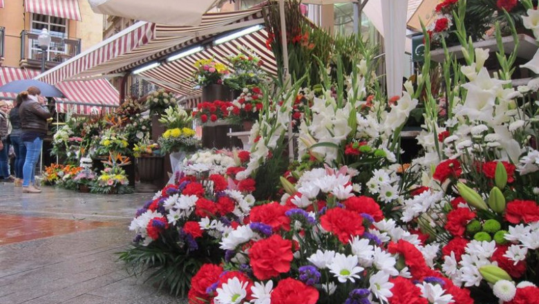 Archivo - Plaza de las Flores. Día de Todos los Santos. Ramos. Ramillete. Rosas, Margaritas, Claveles. Muertos. Tumba. Floristería. Amor. Enamorados. Floral. Arreglo floral | EUROPA PRESS - Archivo ep archivo plaza de las flores dia de todos los santos ramos ramillete rosas margaritas claveles