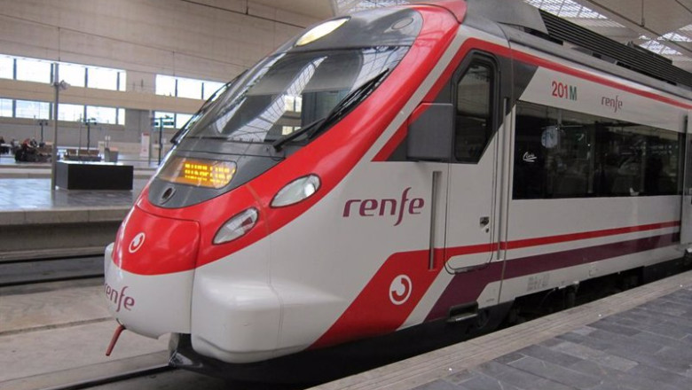 ep archivo tren de cercanias de zaragoza ep archivo tren de cercanias de zaragoza