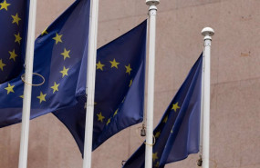ep archivo   varias banderas de la union europea