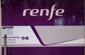 ep centro de servicios de renfe en la estacion de barcelona sants a 9 de marzo de 2025 en barcelona