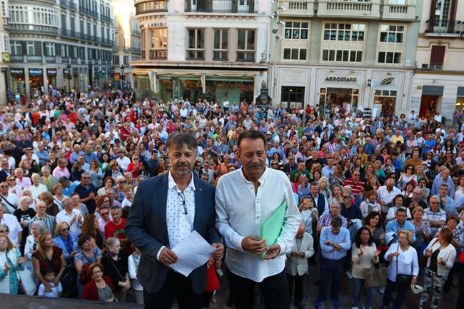Concentración en apoyo al proyecto de Antonio Banderas en el Astoria Málaga | EUROPA PRESS/ALEXZEA ep concentracionapoyoproyectoantonio banderasastoria malaga