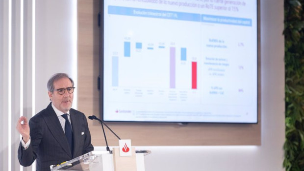 ep el consejero delegado de la entidad financiera hector grisi durante la presentacion de los