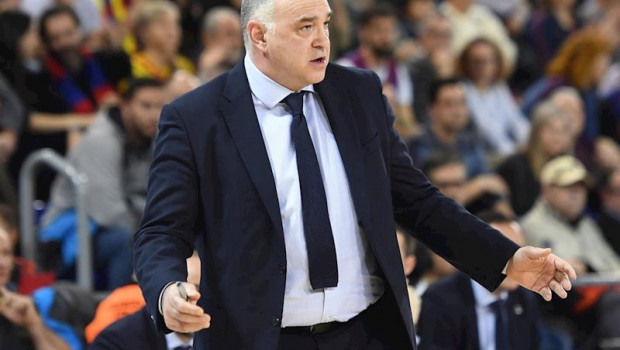 ep el entrenador del real madrid de baloncesto pablo laso en el clasico en el palau de la temporada