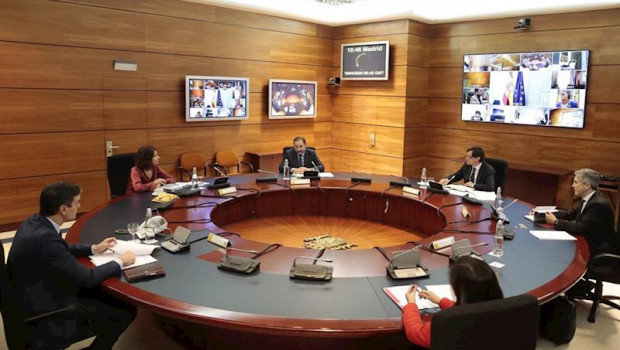 ep el presidente del gobierno pedro sanchez de espaldas a la izquierda preside el consejo de
