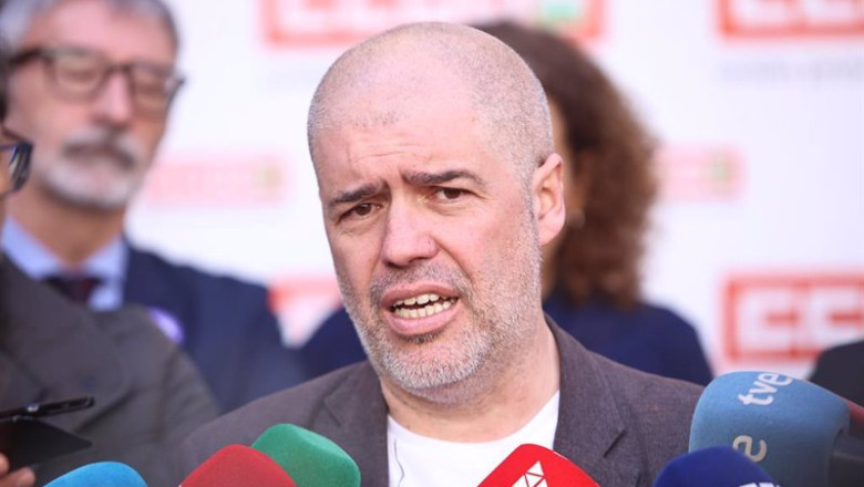 ep el secretario general de ccoo unai sordo atiende a los medios en cadiz ep el secretario general de ccoo unai sordo atiende a los medios en cadiz