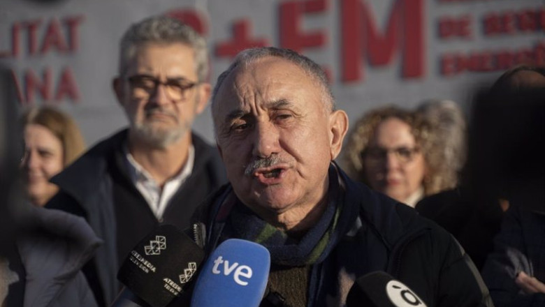 ep el secretario general de ugt pepe alvarez atiende a los medios de comunicacion antes de una ep el secretario general de ugt pepe alvarez atiende a los medios de comunicacion antes de una