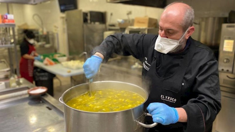 ep el villarreal prepara mas de 200 comidas diarias para los mas necesitados ep el villarreal prepara mas de 200 comidas diarias para los mas necesitados