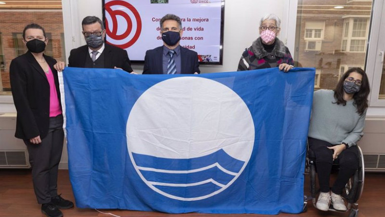 Fundación ONCE formará parte del jurado que concede las banderas azules a las playas españolas | FUNDACIÓN ONCE ep fundacion once formara parte del jurado que concede las banderas azules a las playas espanolas