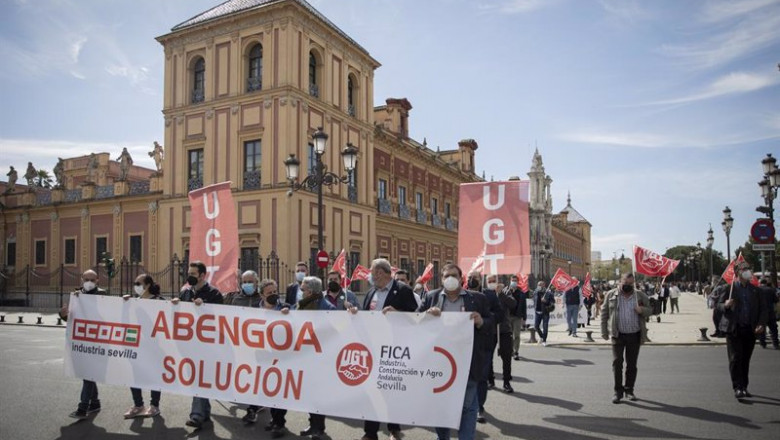 ep imagen de 19 de marzo de manifestacion en sevilla de los trabajadores de abengoa para reclamar el ep imagen de 19 de marzo de manifestacion en sevilla de los trabajadores de abengoa para reclamar el