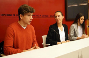 ep la concejala de juventud de santiago noa diaz y los alumnos del centro de formacion profesional o