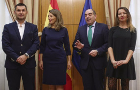 ep la ministra de trabajo y economia social yolanda diaz junto a representantes de organizaciones de