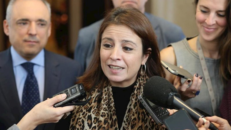 La portavoz del Grupo Socialista, Adriana Lastra, en declaraciones a los medios. | Ricardo Rubio - Europa Press - Archivo ep la portavoz del grupo socialista adriana lastra en declaraciones a los medios