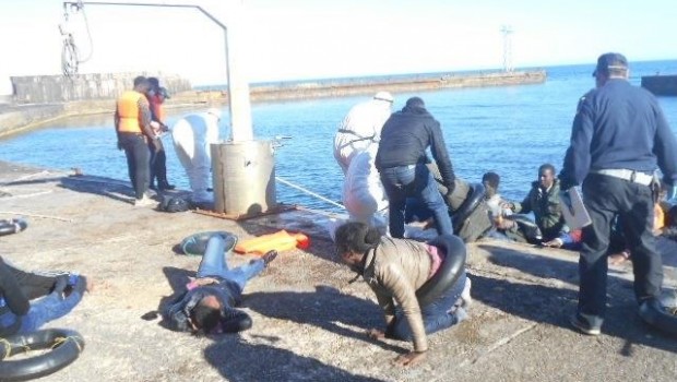 ep los ocupantesla patera desembarcanalboran