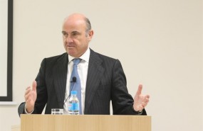 ep luisguindos presentalibro espana 1987-2017 transformaciones economicas