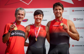 ep martin fiz izda eider fuentes y eneko van horenbeke celebran su victoria en el santander getxo