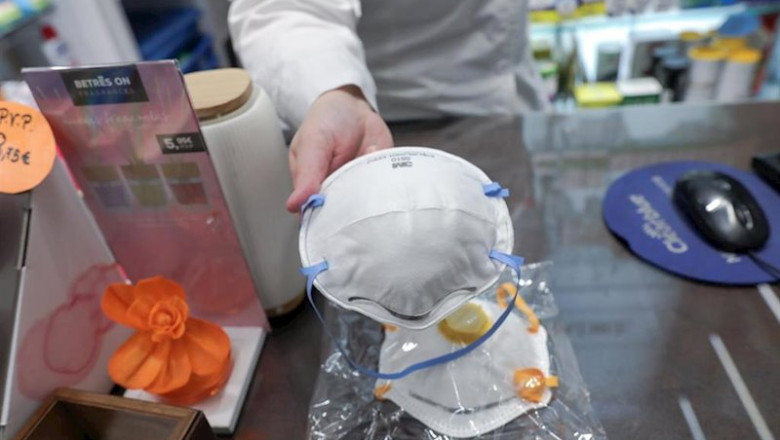 Mascarillas a la venta en una farmacia en Madrid (España) a 2 de marzo de 2020. | Jesús Hellín - Europa Press ep mascarillas a la venta en una farmacia en madrid espana a 2 de marzo de 2020