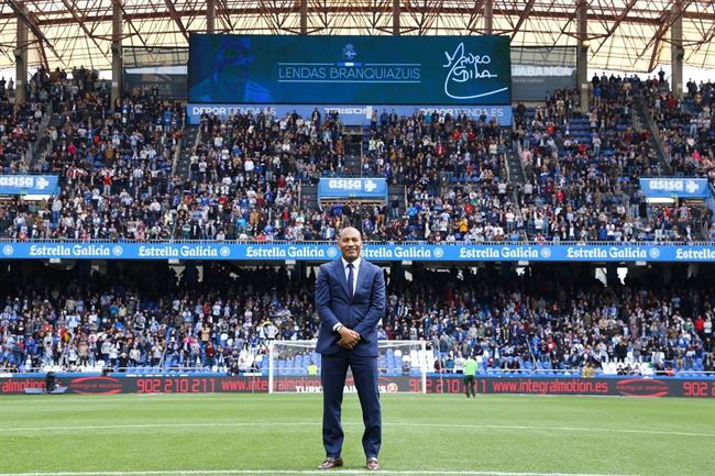 Mauro Silva en su regreso al ser homenajeado en Riazor | RC DEPORTIVO ep mauro silvasu regresoser homenajeadoriazor