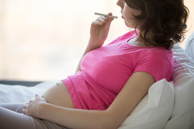 Muchas mujeres fumadoras continúan con el tabaco en el embarazo | ISTOCK - Archivo ep muchas mujeres fumadoras continuantabacoembarazo