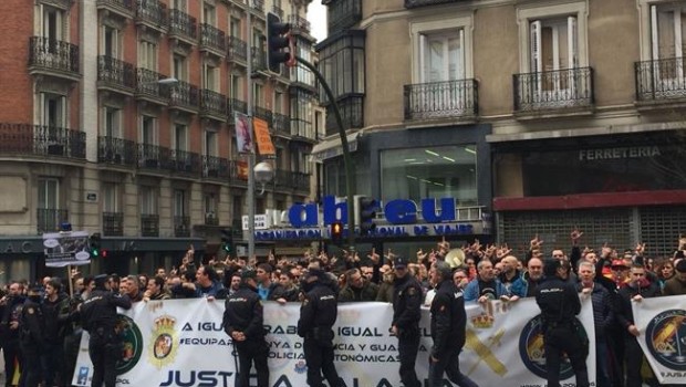 ep protestapoliciasguardias civiles frentela sedepp