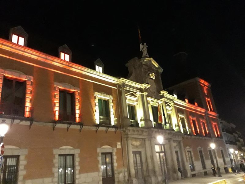 ep sede del ministerio de exteriores iluminada por los 40 anos de la constitucion