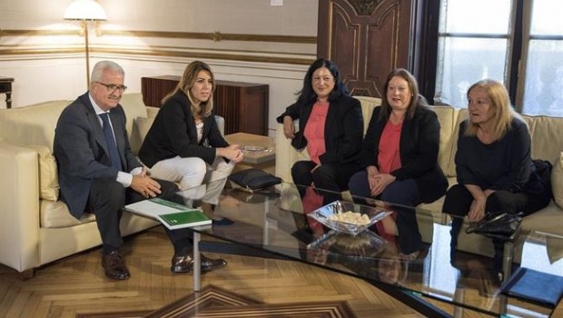 ep susana diaz recibefamiliaresgarcia caparros