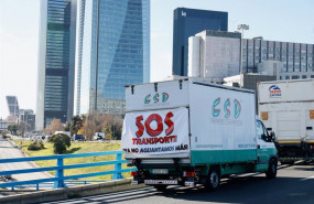 ep un camion en la a 2 participa en una marcha lenta por las principales vias de madrid